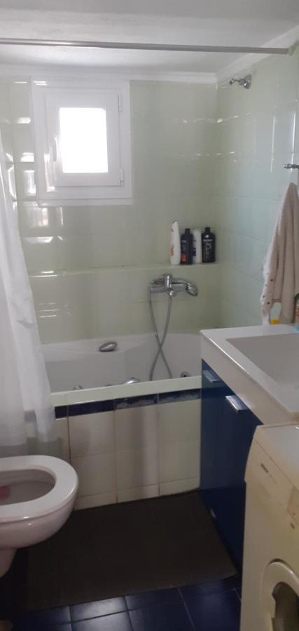 דירות סלוניקי Cozy Penthouse Next To Metro Station מראה חיצוני תמונה
